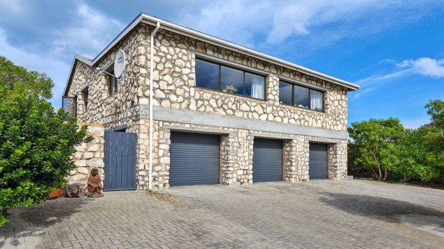 5 Bedroom Property for Sale in Struisbaai Western Cape